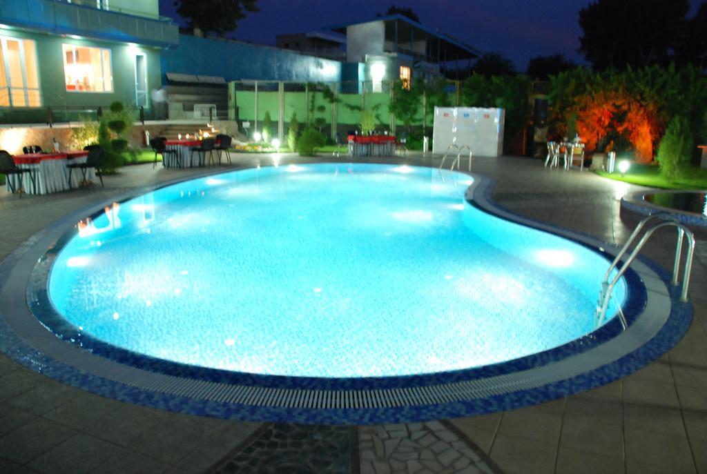 Advantage Hotel Самарканд Екстериор снимка